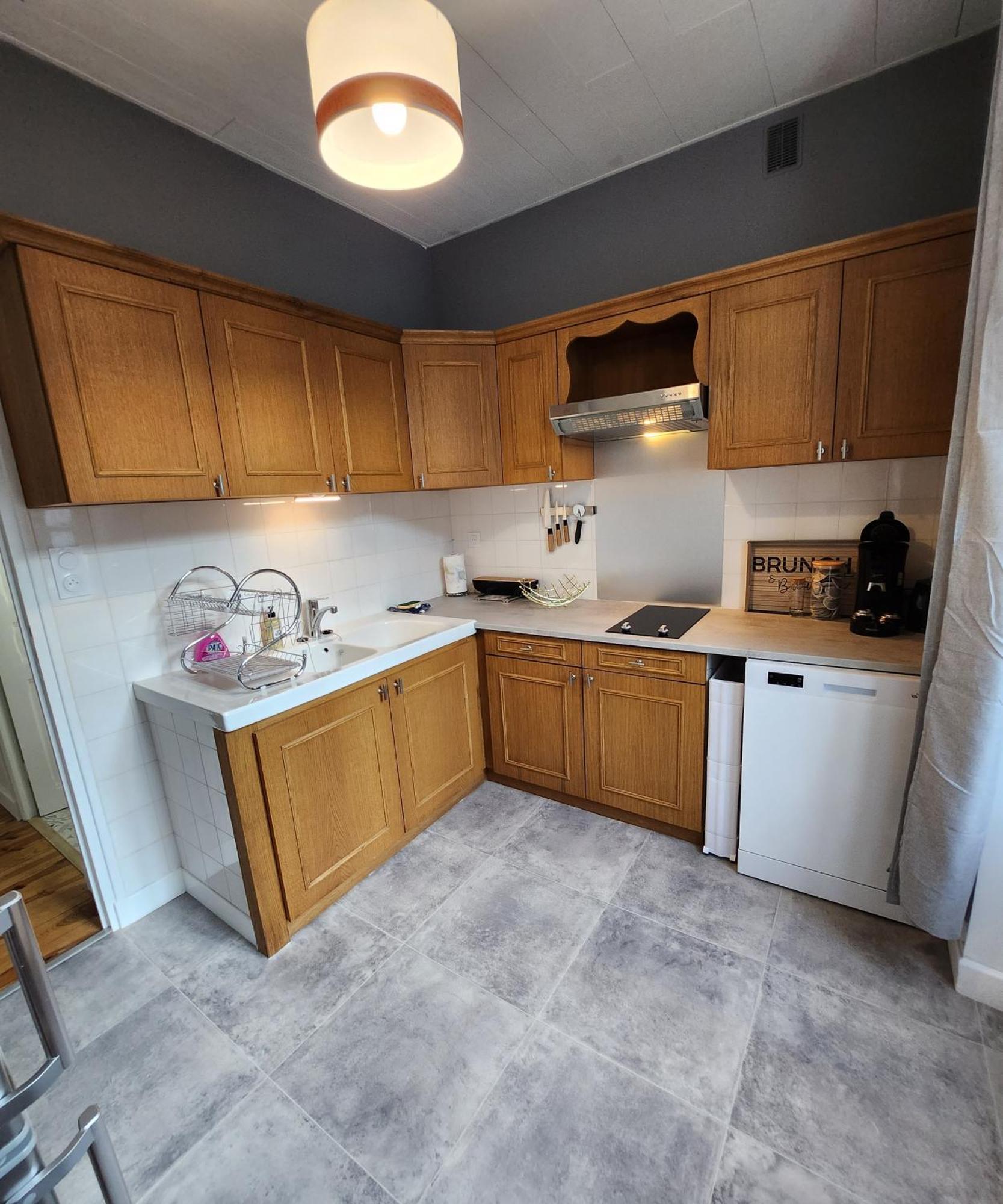Chaleureux Appartement Refait A Neuf Vic-sur-Cère Esterno foto