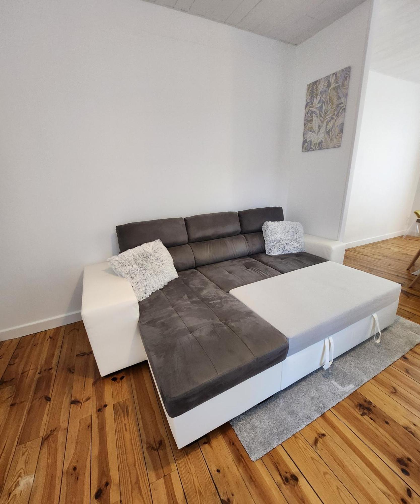 Chaleureux Appartement Refait A Neuf Vic-sur-Cère Esterno foto